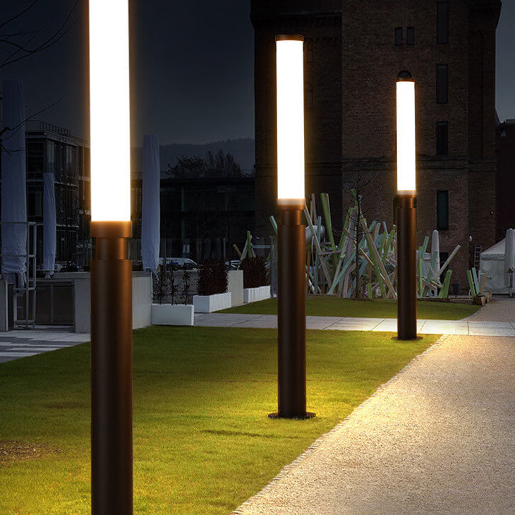 Lipstick LED Outdoor Floor Lamp