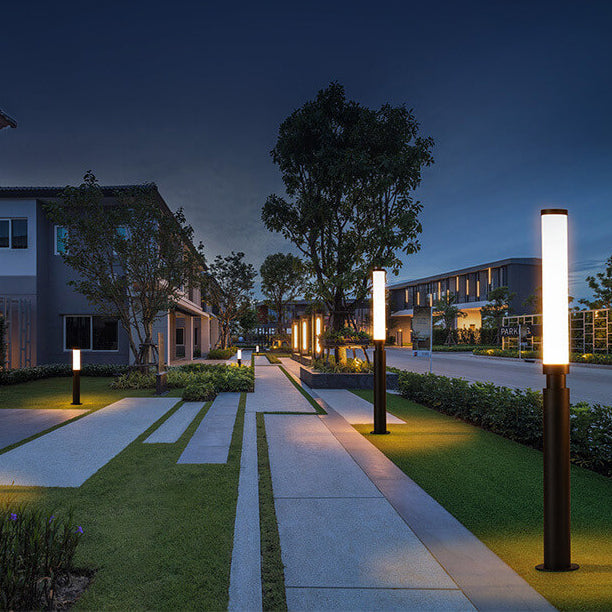 Lipstick LED Outdoor Floor Lamp