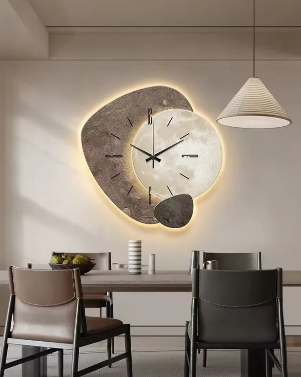 Lune Aura Clock