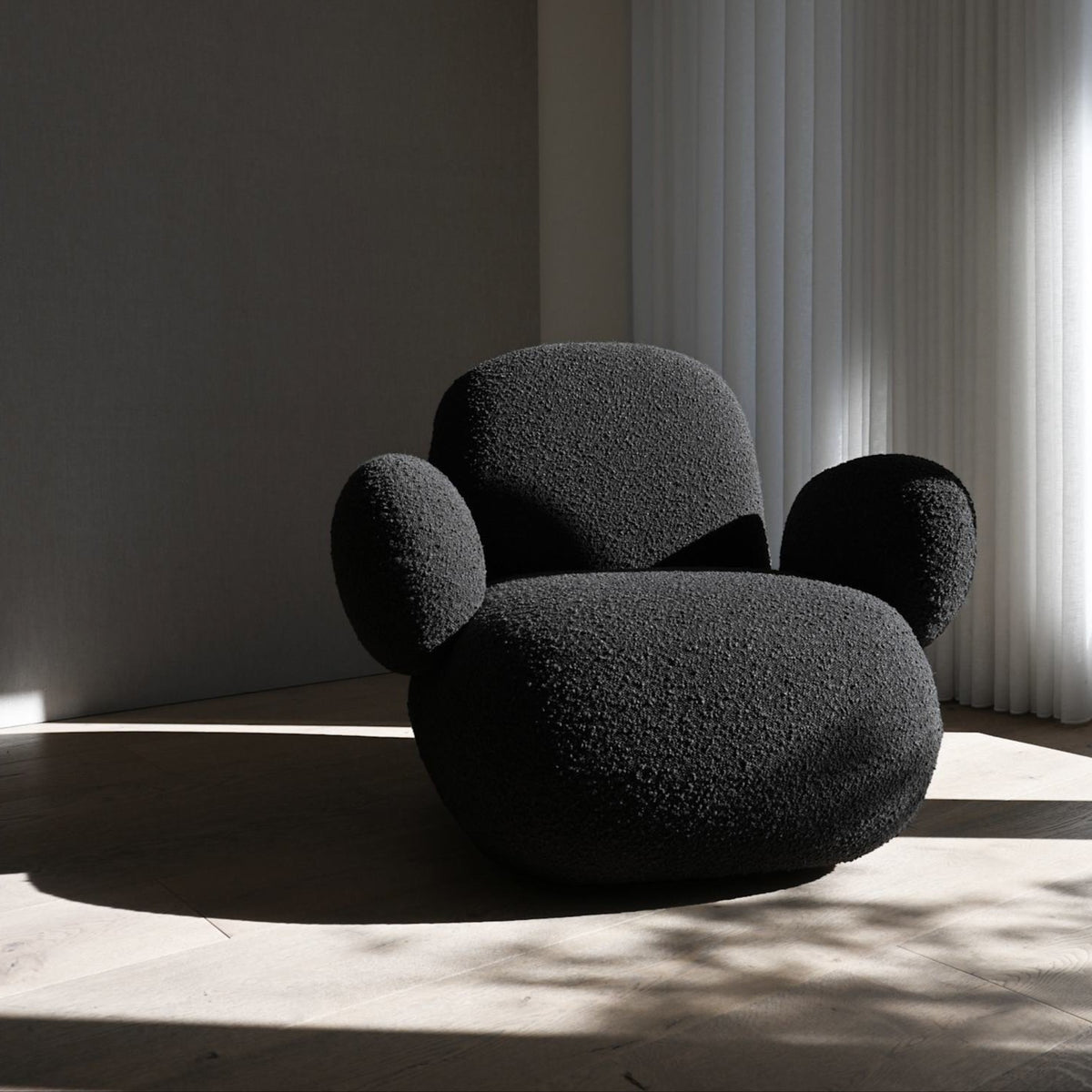 Toe Lounge Armchair