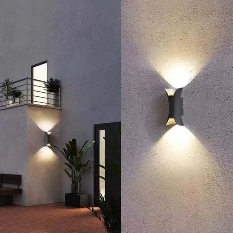 Ray Curved LED Outdoor Wall Light