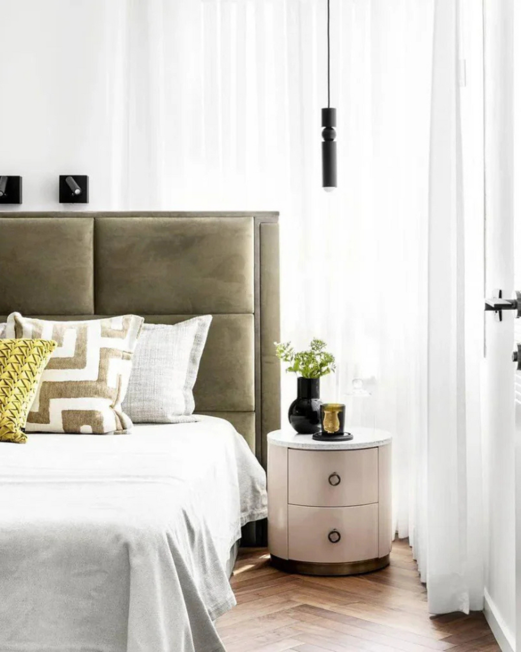 Lueur Pendant Light