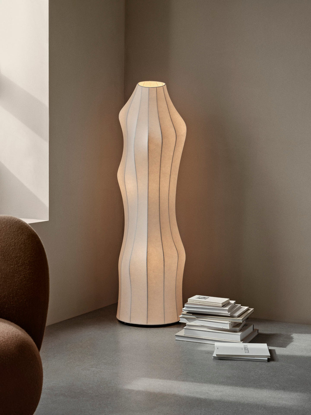 Dae Sculptural Floor Lamp