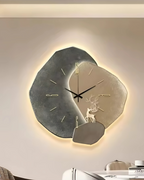 Lune Aura Clock