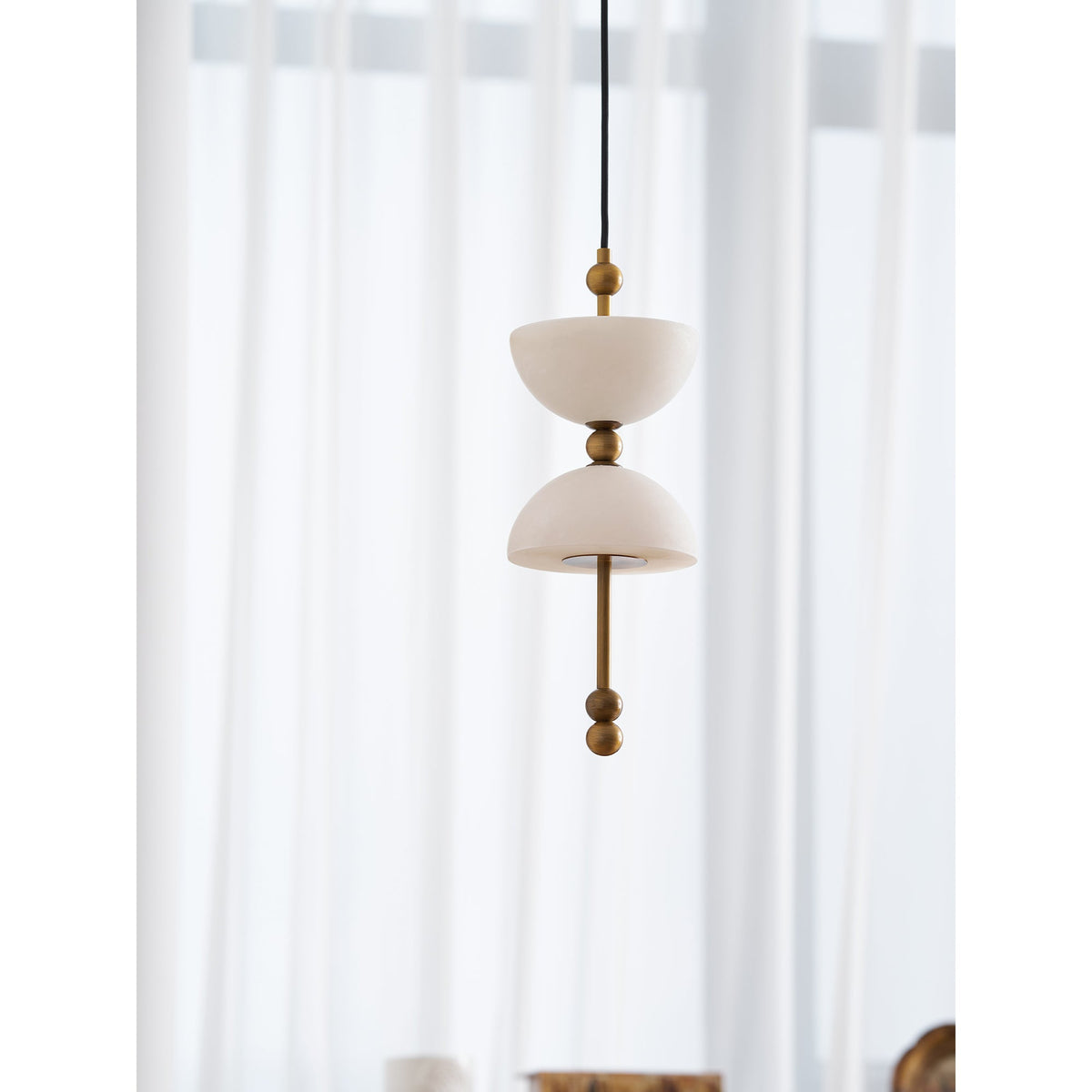 Lyra Alabaster Pendant Light
