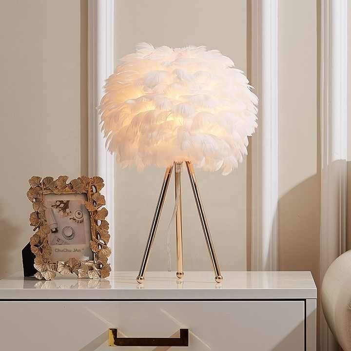Feather Table Lamp – Dimmable LED Light