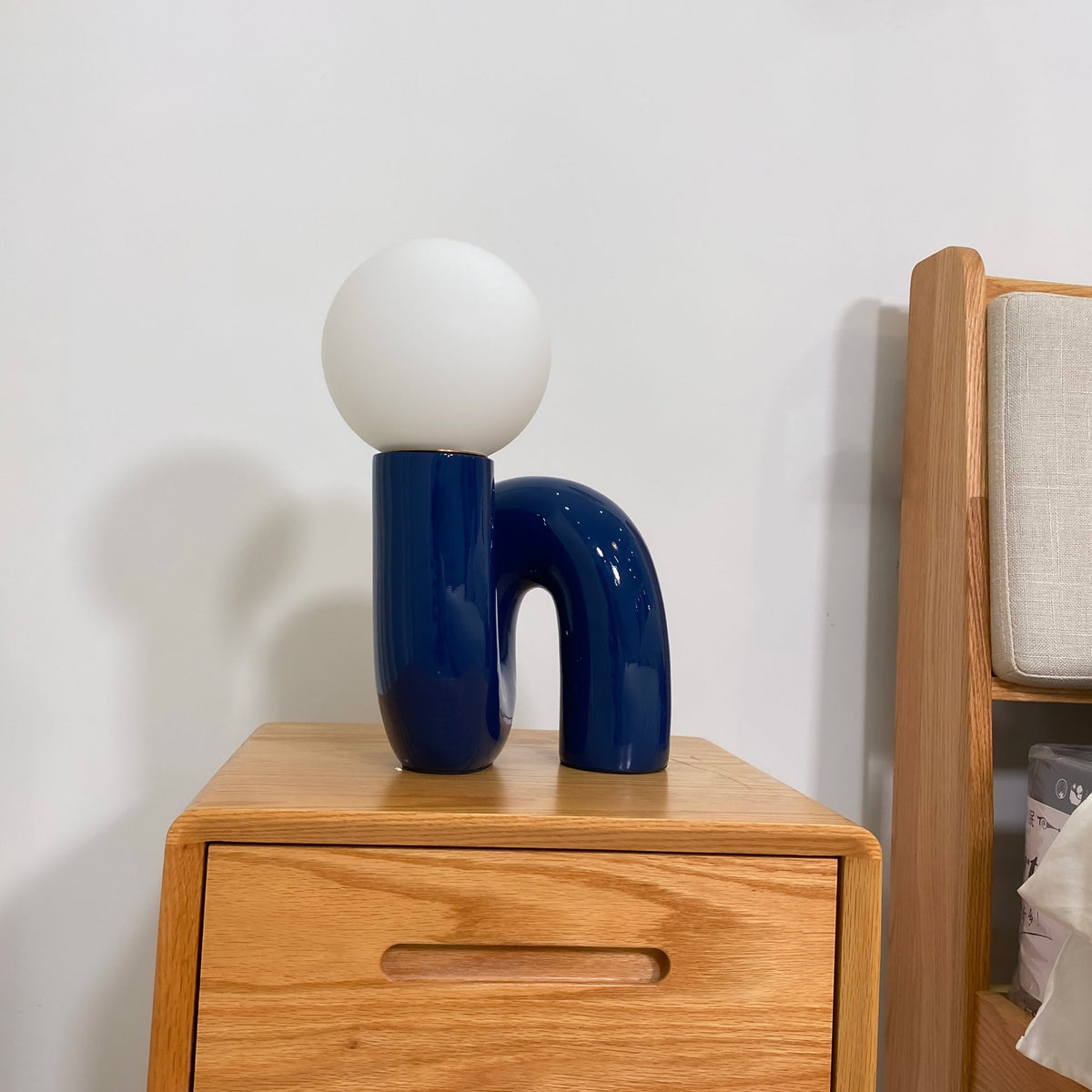 Neo Sculptural Table Lamp