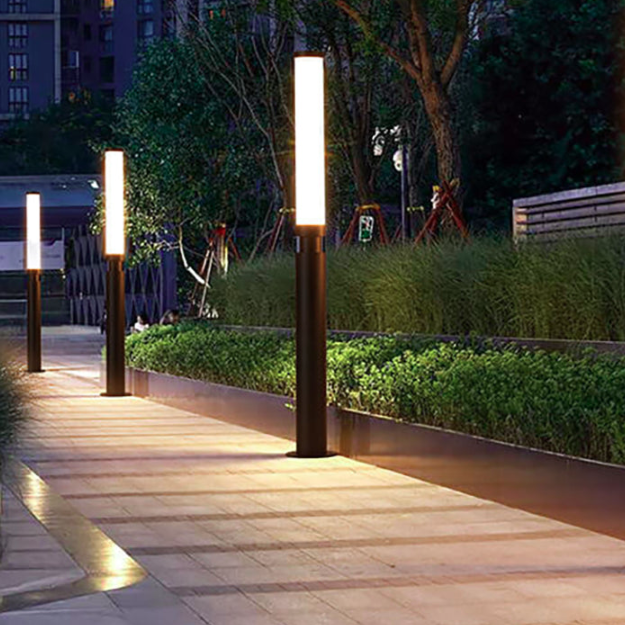 Lipstick LED Outdoor Floor Lamp