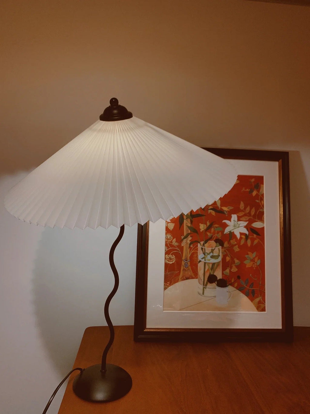 Squiggle Pleated Table Lamp