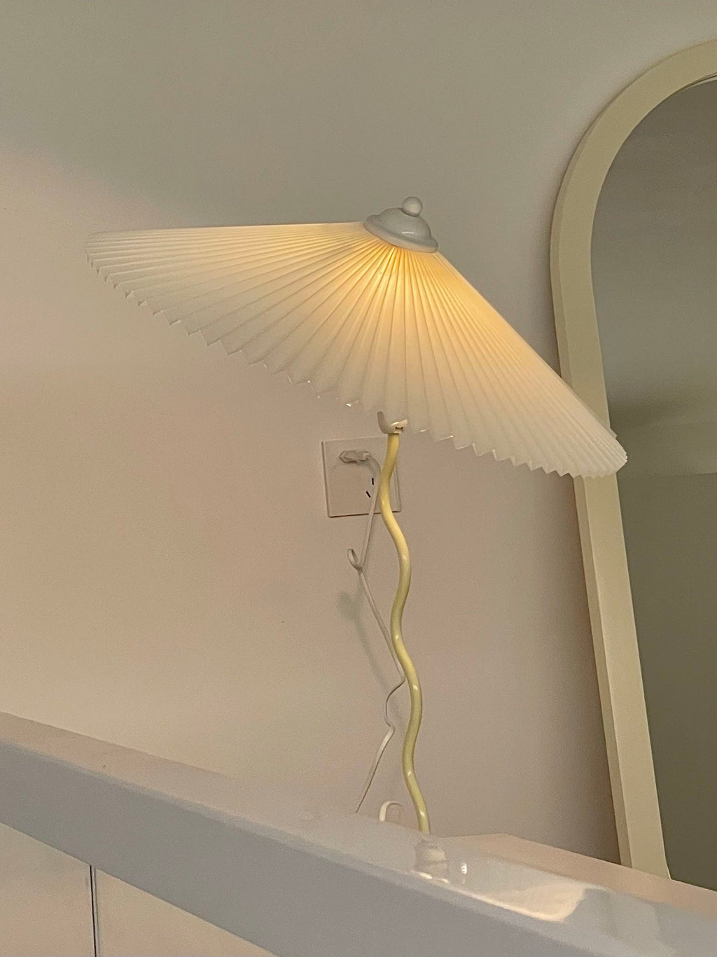Squiggle Pleated Table Lamp