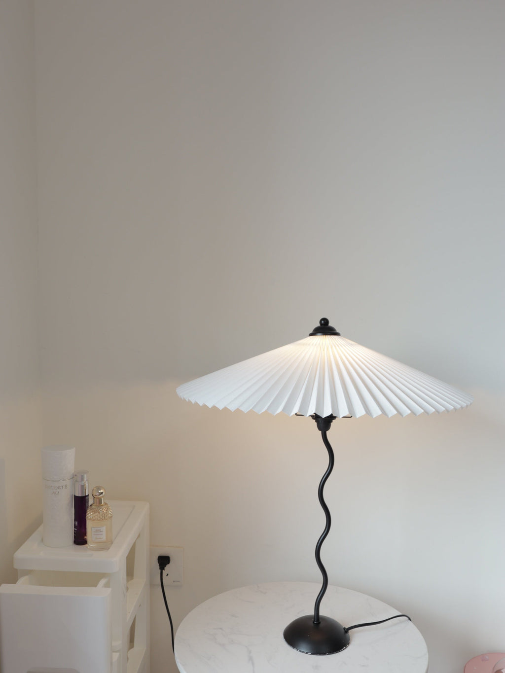 Squiggle Pleated Table Lamp