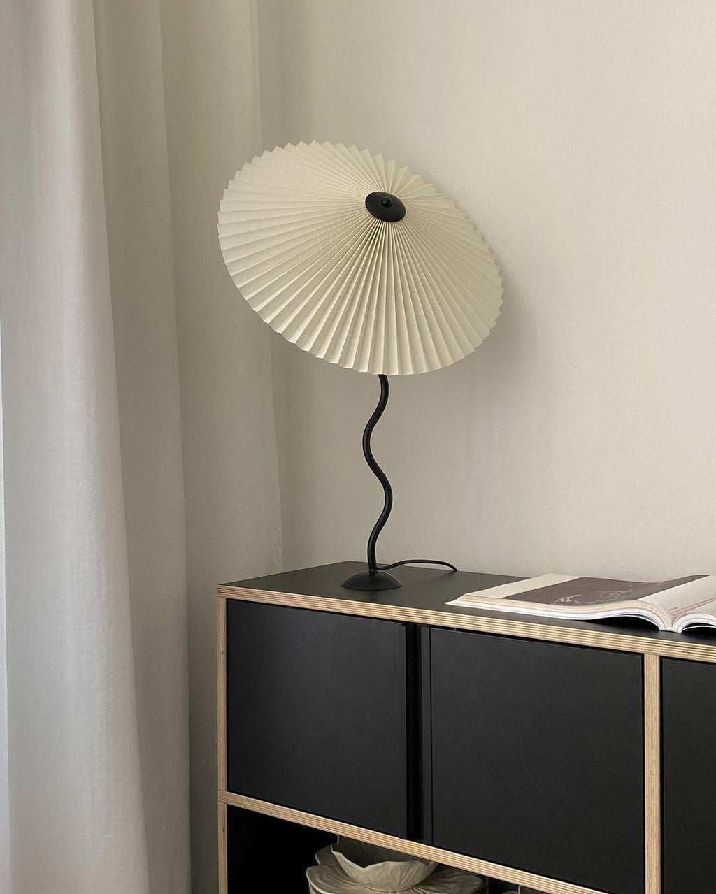 Squiggle Pleated Table Lamp
