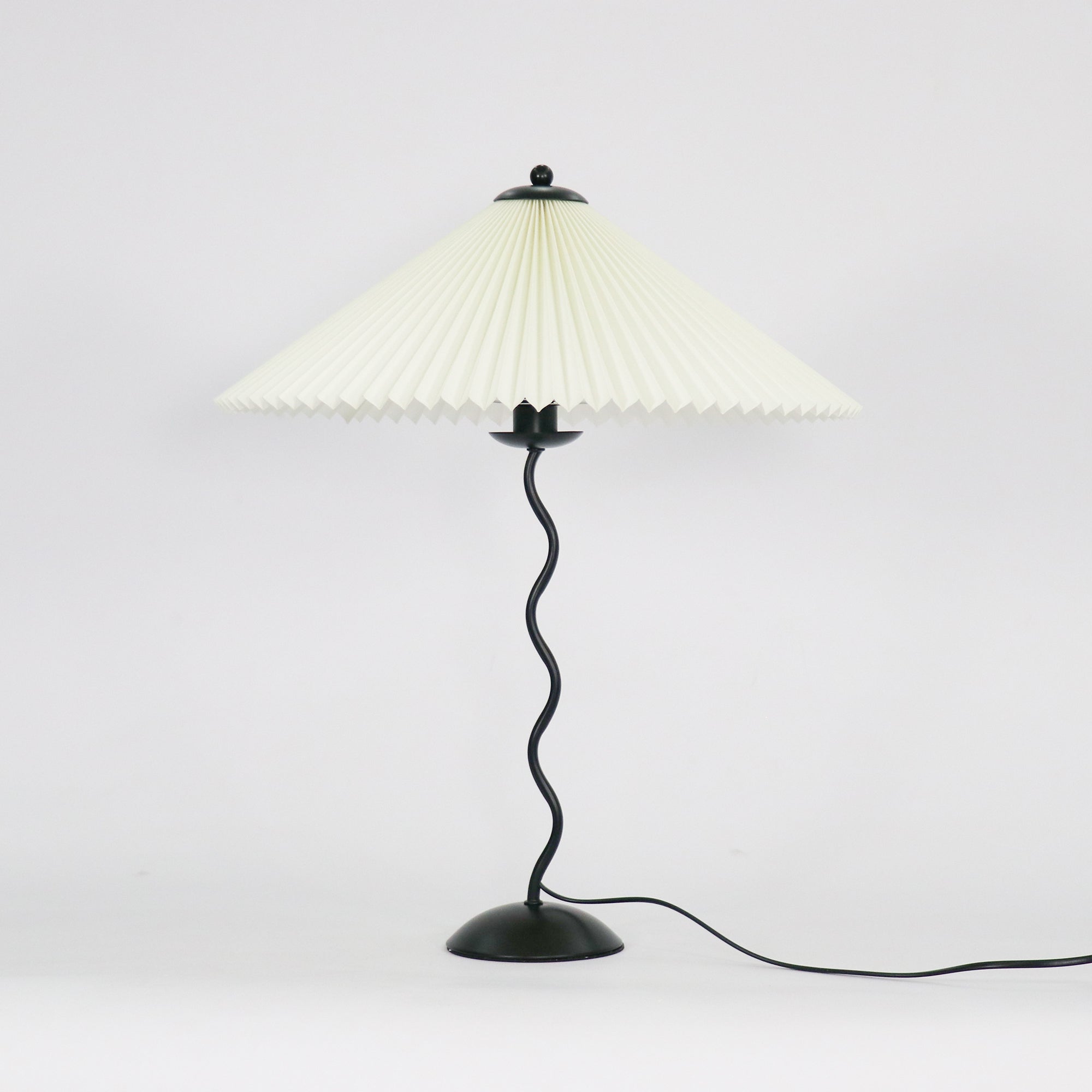 Squiggle Pleated Table Lamp
