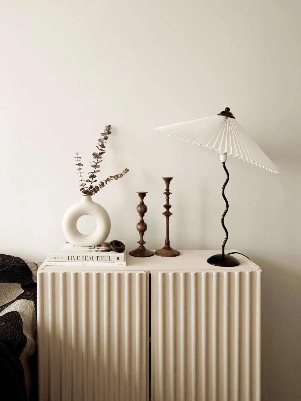 Squiggle Pleated Table Lamp