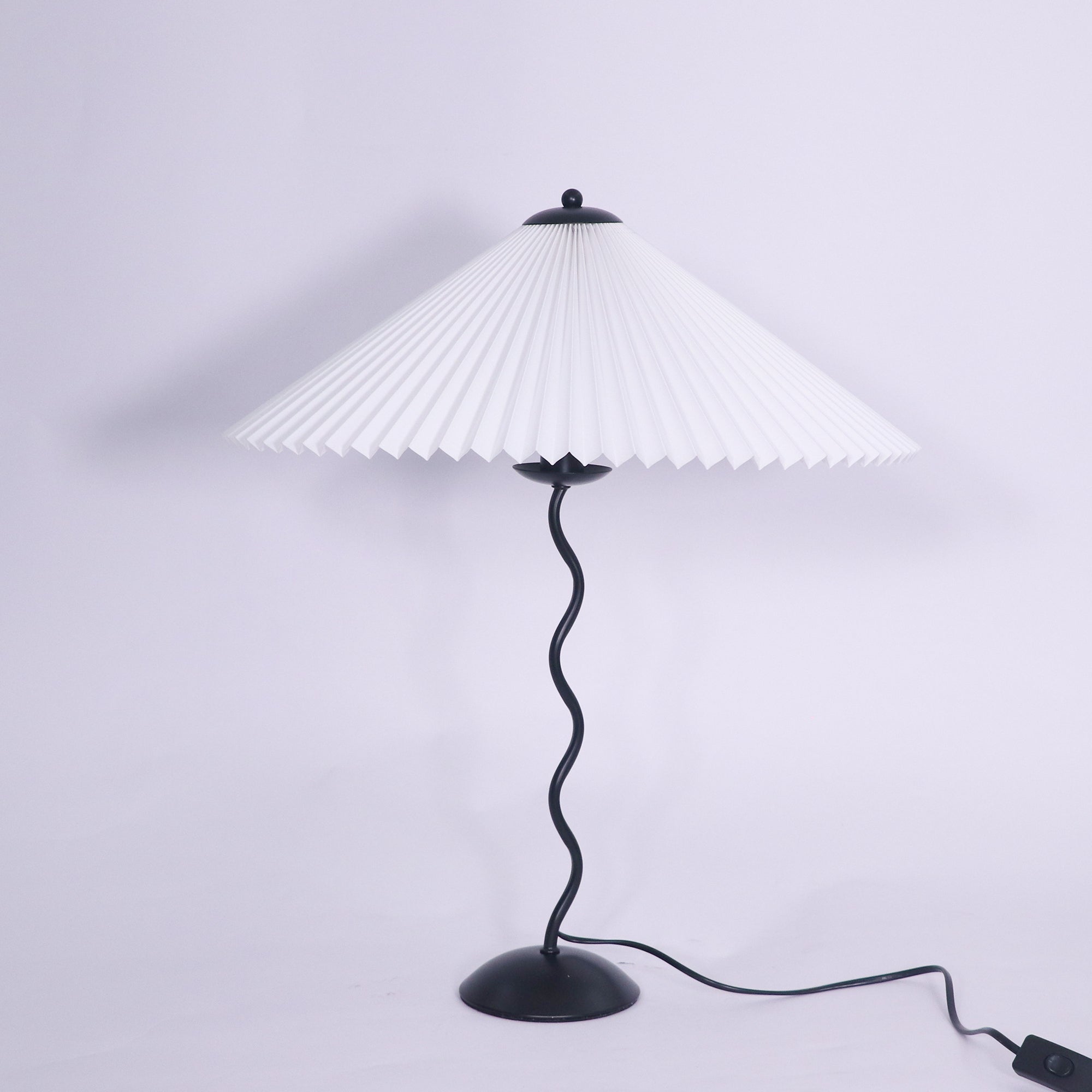 Squiggle Pleated Table Lamp