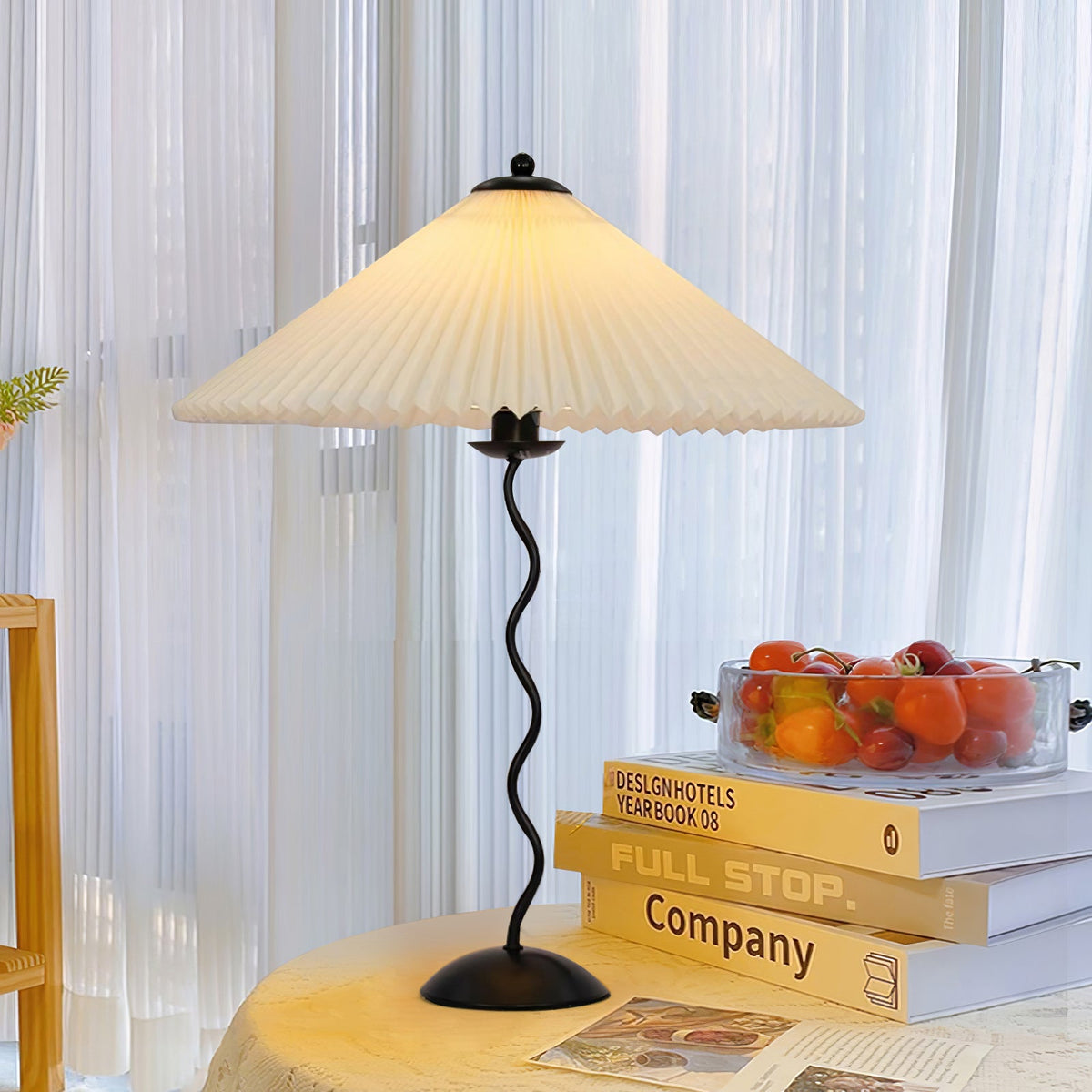 Squiggle Pleated Table Lamp