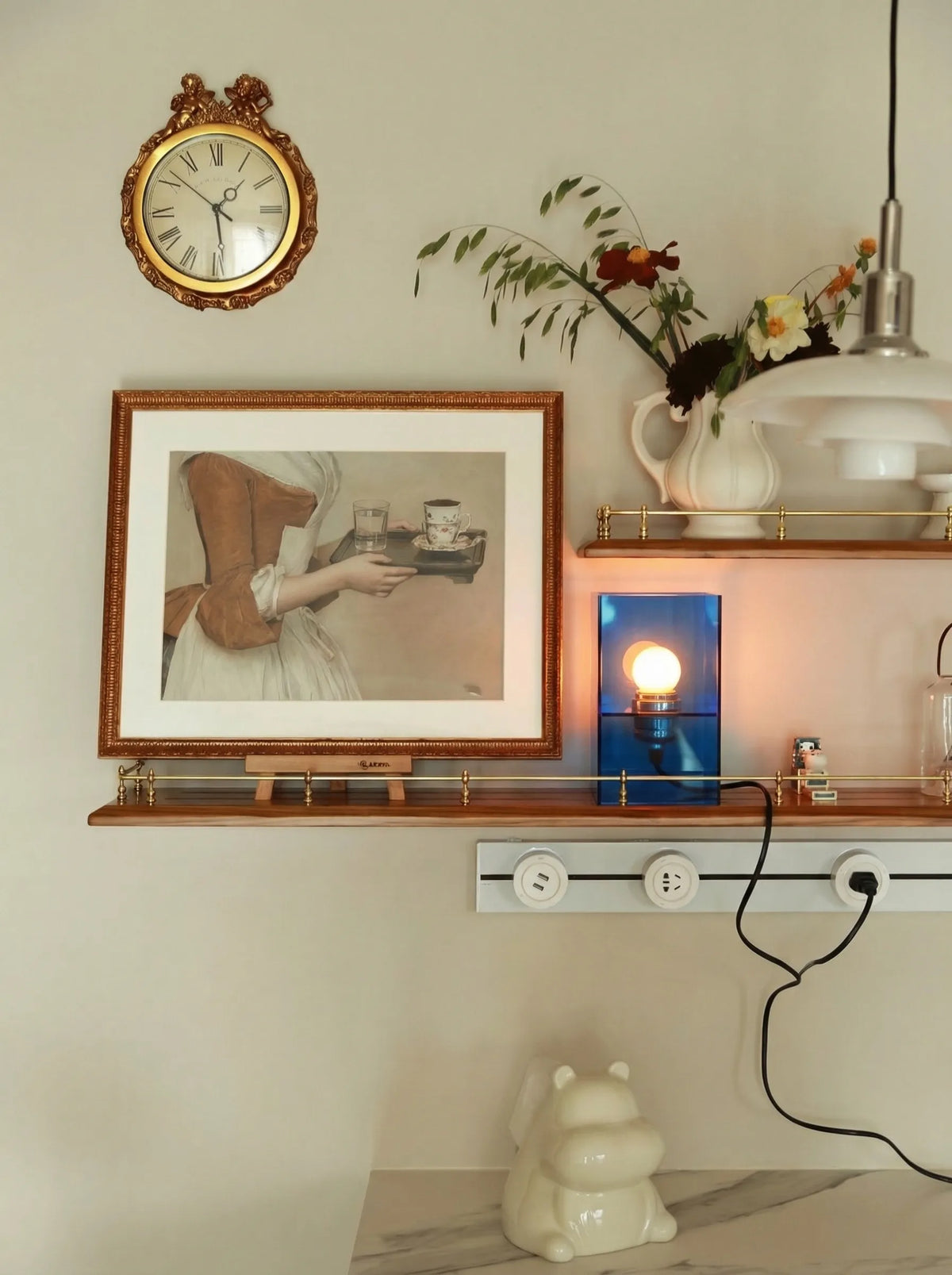 Horizon Hourglass Lamp