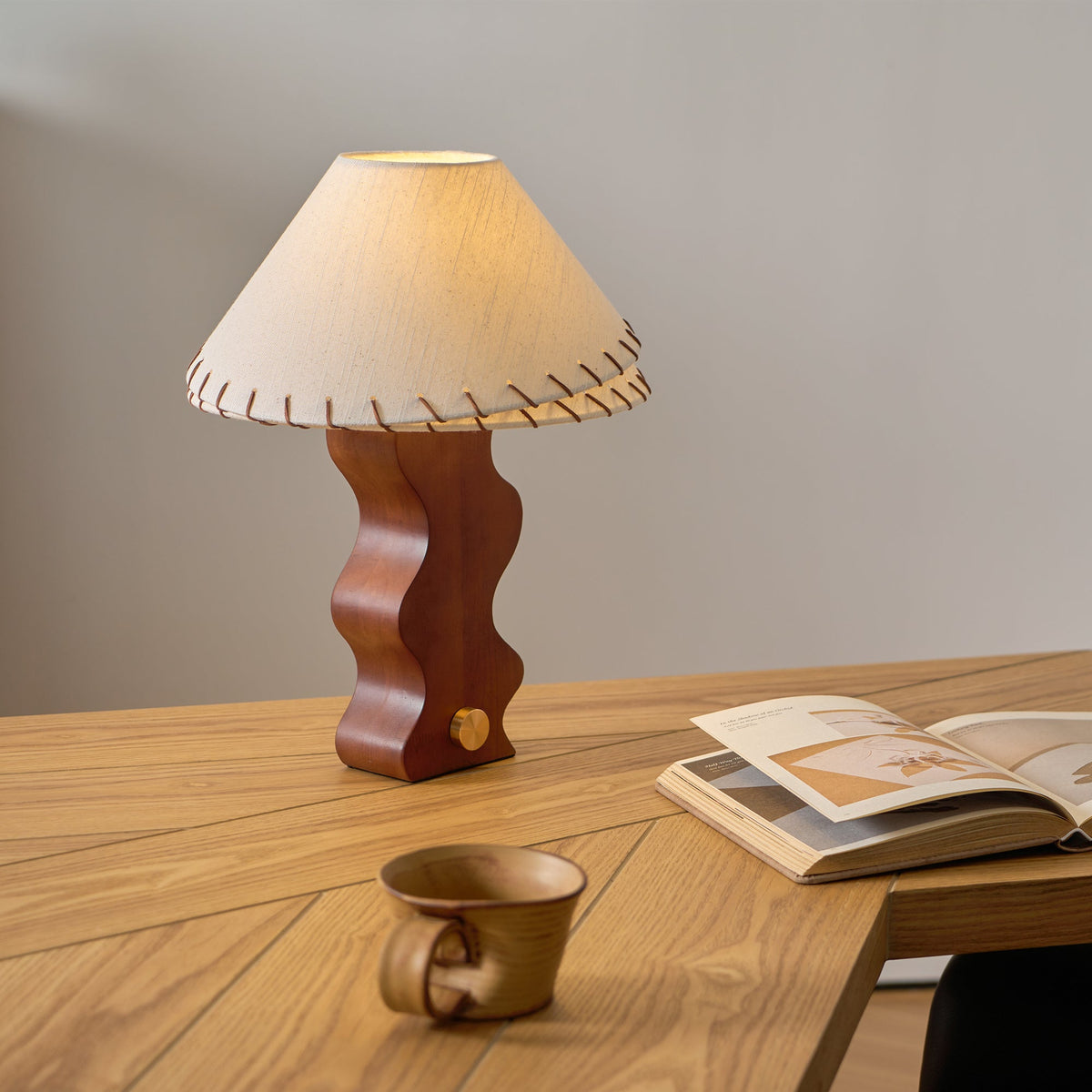 Zandro Table Lamp