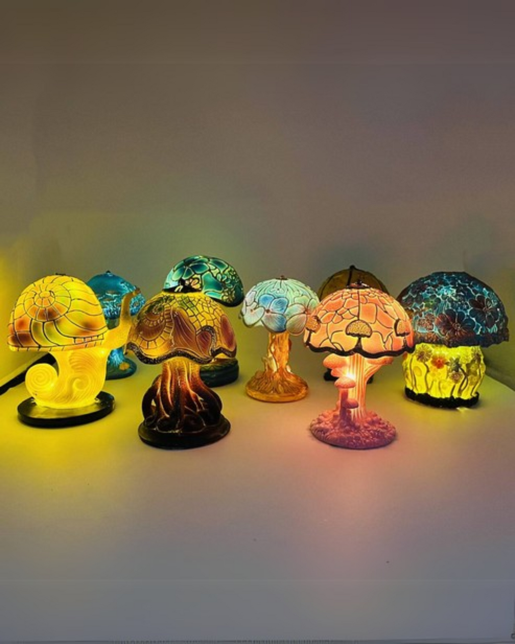 Mushroom Stained-Glass Table Lamp