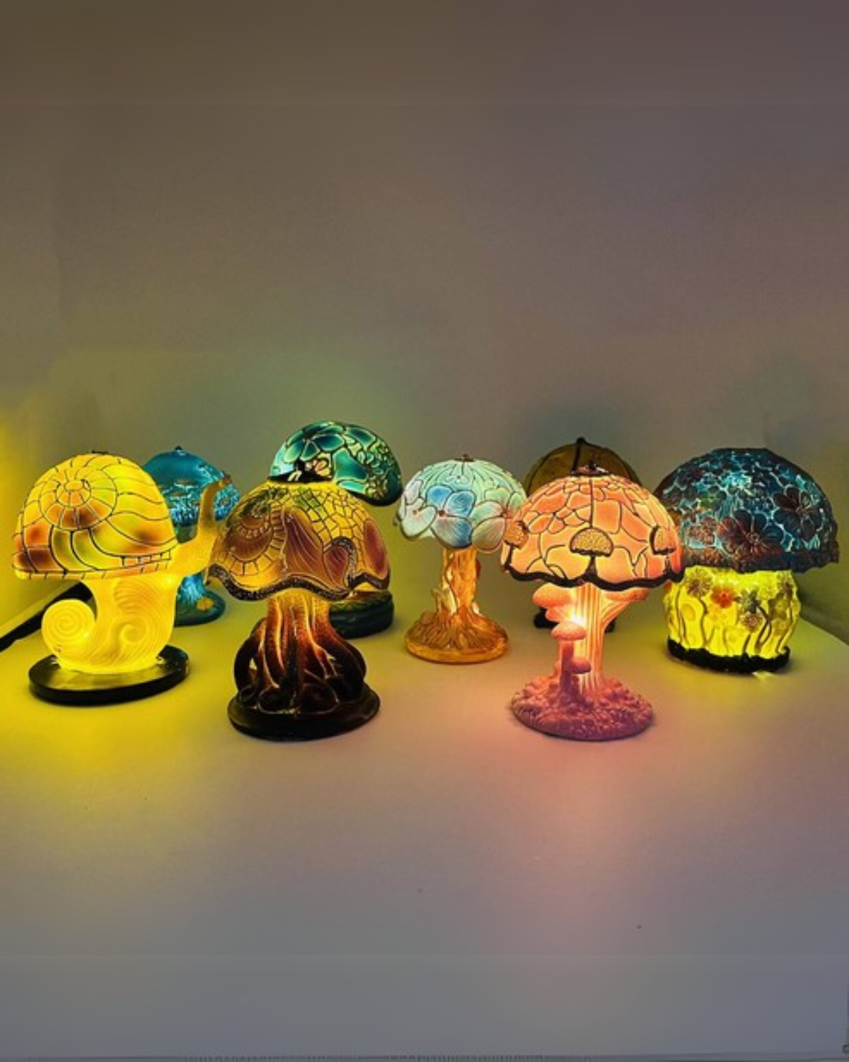 Mushroom Stained-Glass Table Lamp