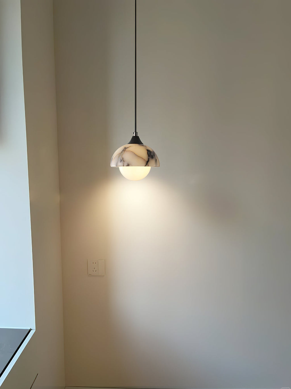 Tavon Minimalist Marble Pendant Lamp