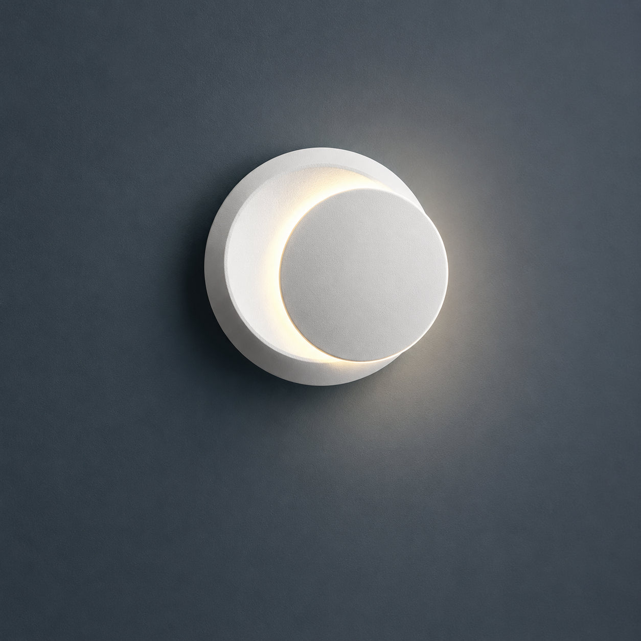 Eclipse Adjustable Contemporary Wall Lamp
