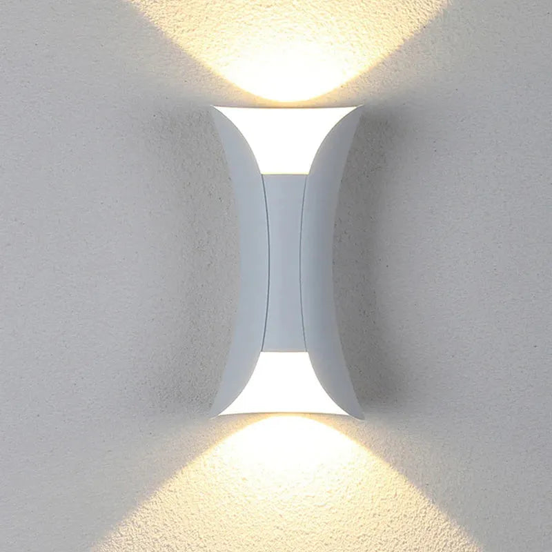 Ray Curved LED Outdoor Wall Light