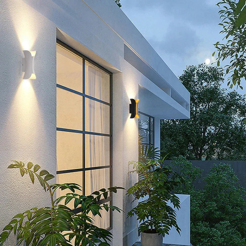 Ray Curved LED Outdoor Wall Light