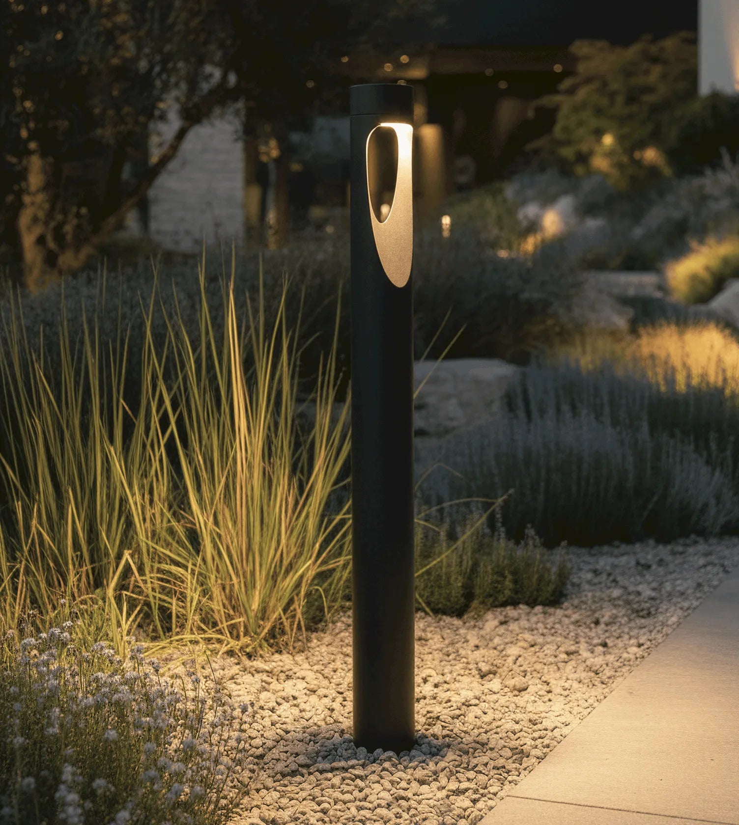 Nilo Outdoor LED Pathway Light