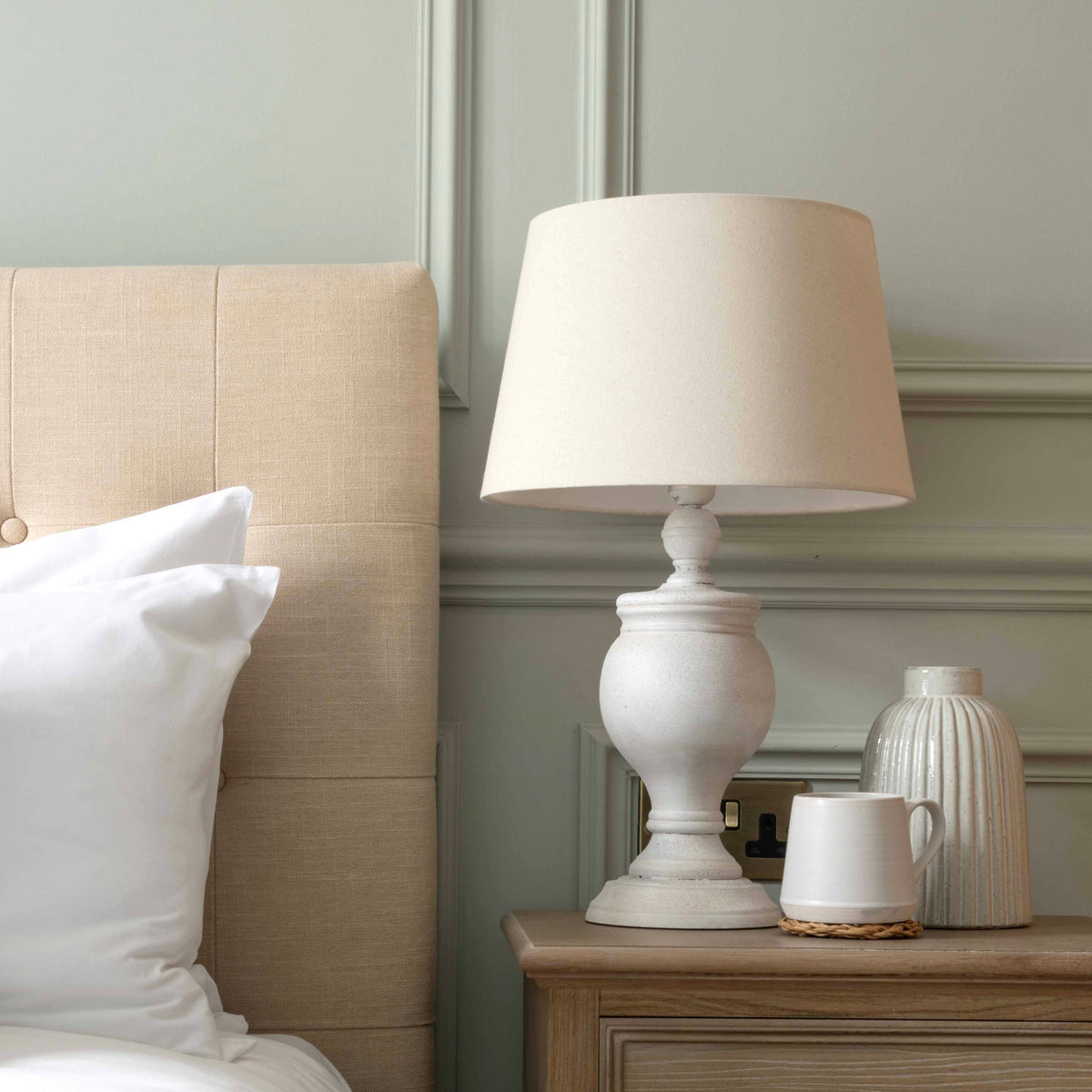 Uthina Table Lamp